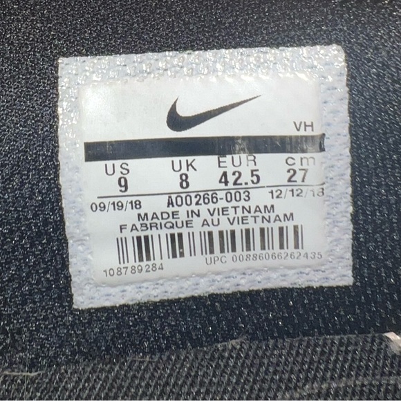 Nike air max motion 2. SIZE 9. Fairly worn. Fabric material.Good exercising shoe - Picture 5 of 9